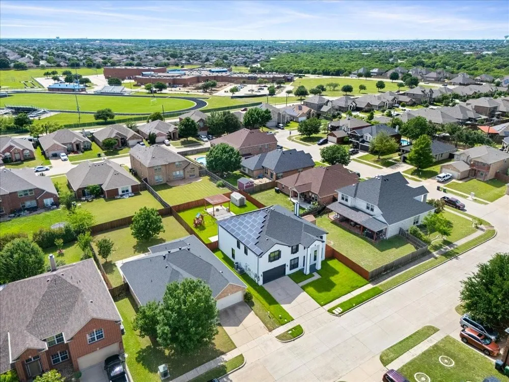 7704 Labrador Drive Arlington, TX 76002