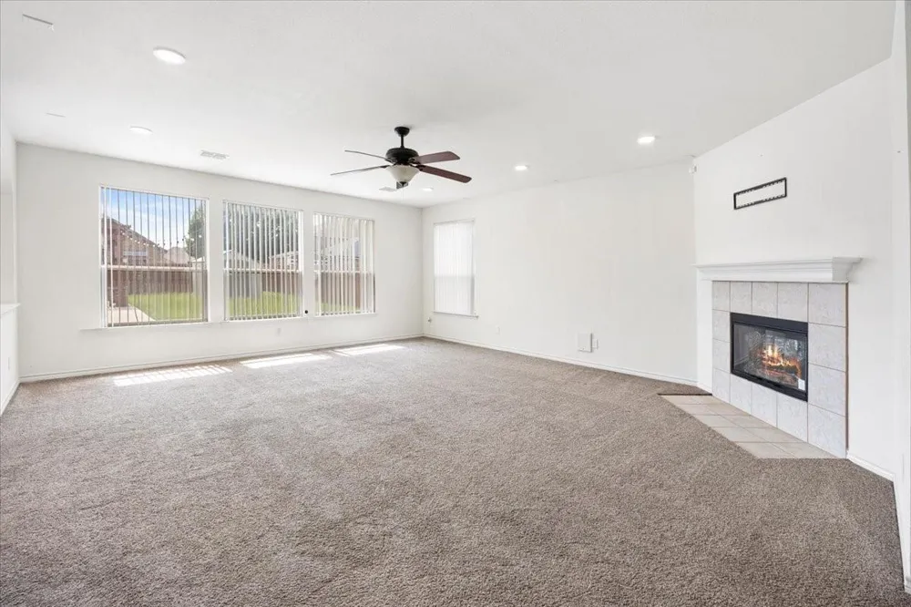 7704 Labrador Drive Arlington, TX 76002