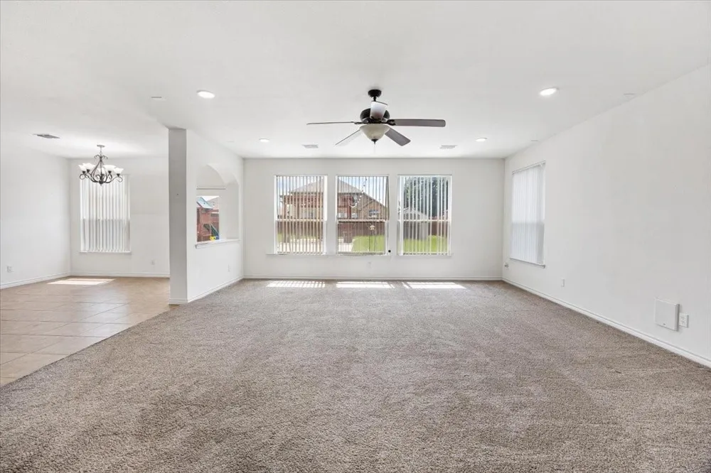 7704 Labrador Drive Arlington, TX 76002