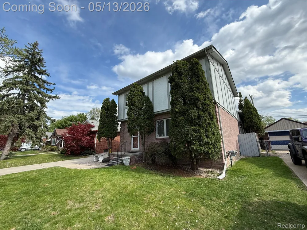 8334 McKinley Center Line City, MI 48015