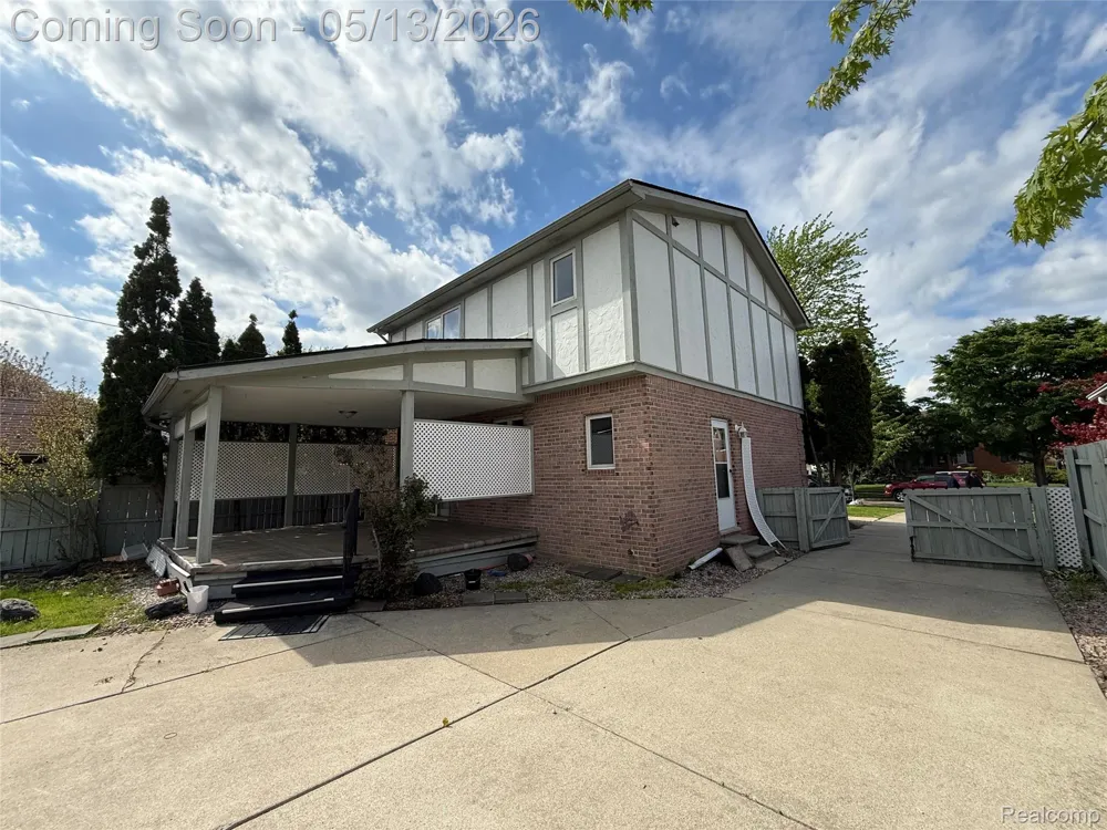 8334 McKinley Center Line City, MI 48015