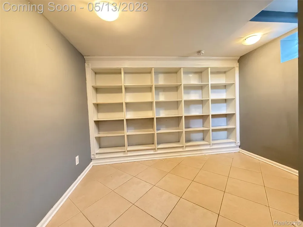 8334 McKinley Center Line City, MI 48015