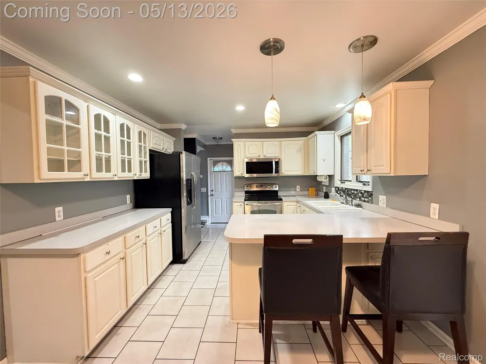 8334 McKinley Center Line City, MI 48015