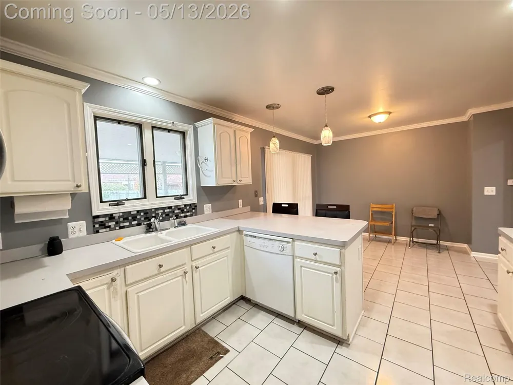 8334 McKinley Center Line City, MI 48015