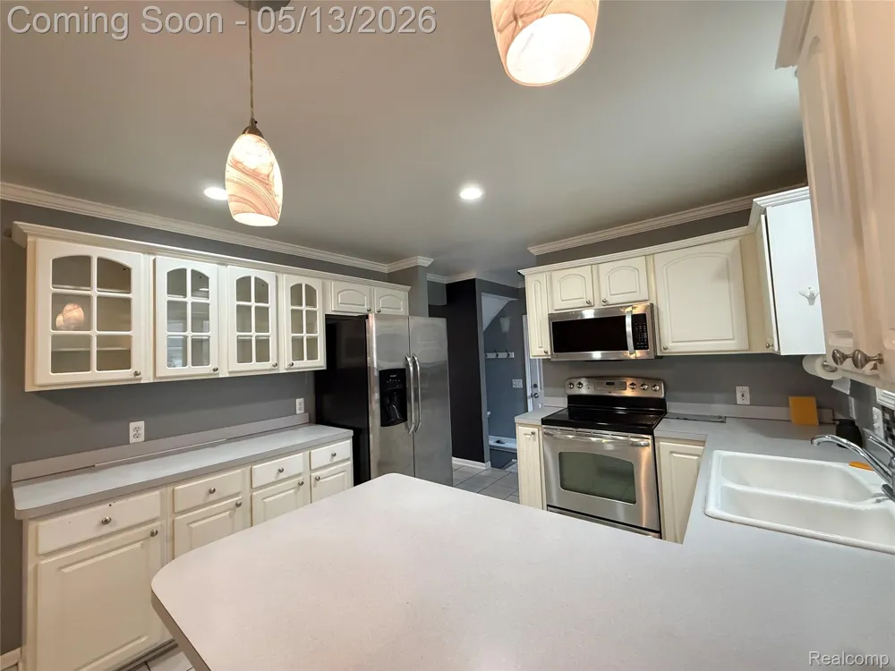 8334 McKinley Center Line City, MI 48015