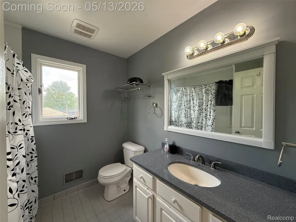 8334 McKinley Center Line City, MI 48015