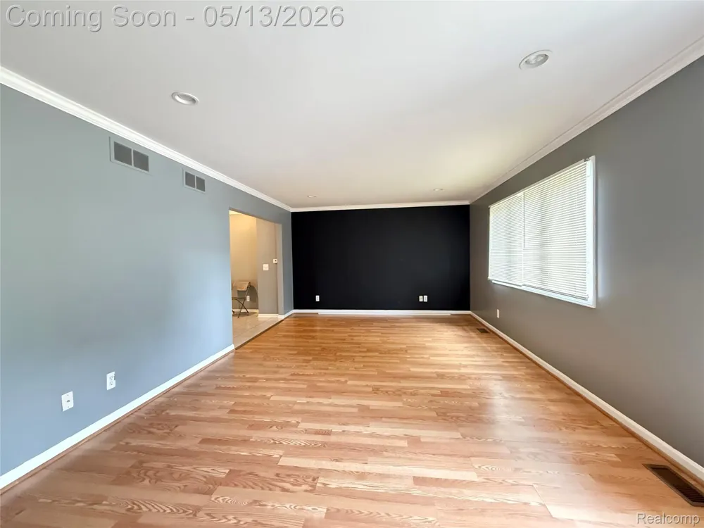 8334 McKinley Center Line City, MI 48015