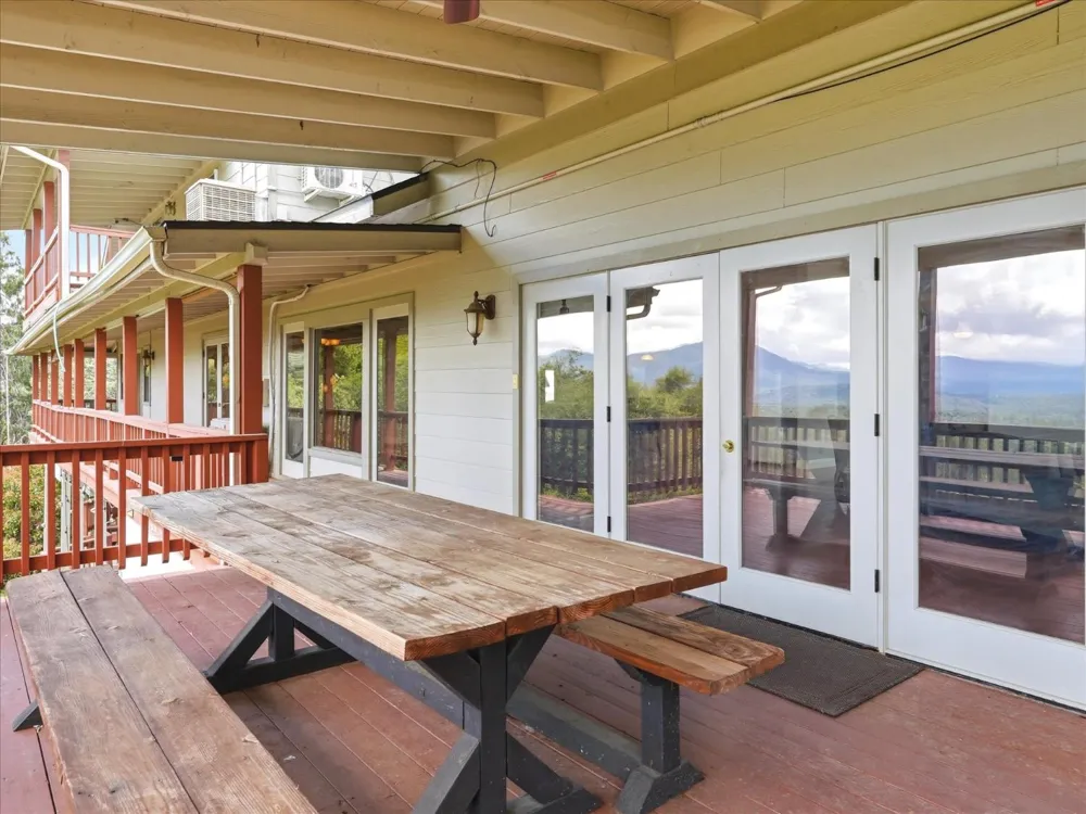 43736 Highway 49 Ahwahnee, CA 93601