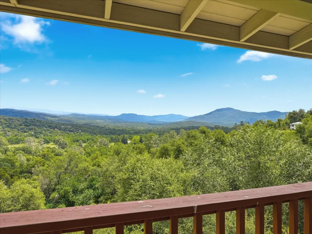 43736 Highway 49 Ahwahnee, CA 93601