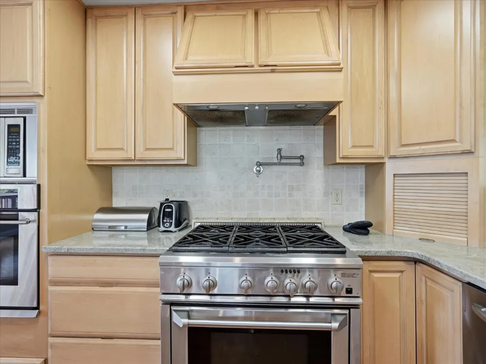 43736 Highway 49 Ahwahnee, CA 93601