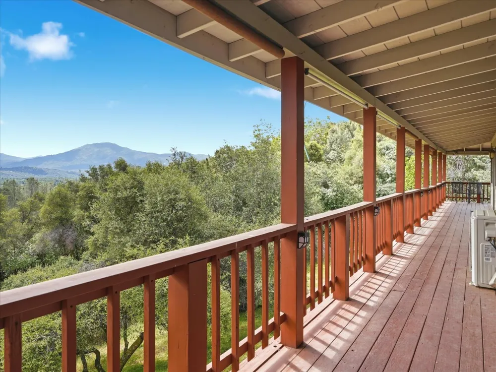 43736 Highway 49 Ahwahnee, CA 93601