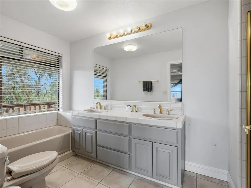 43736 Highway 49 Ahwahnee, CA 93601