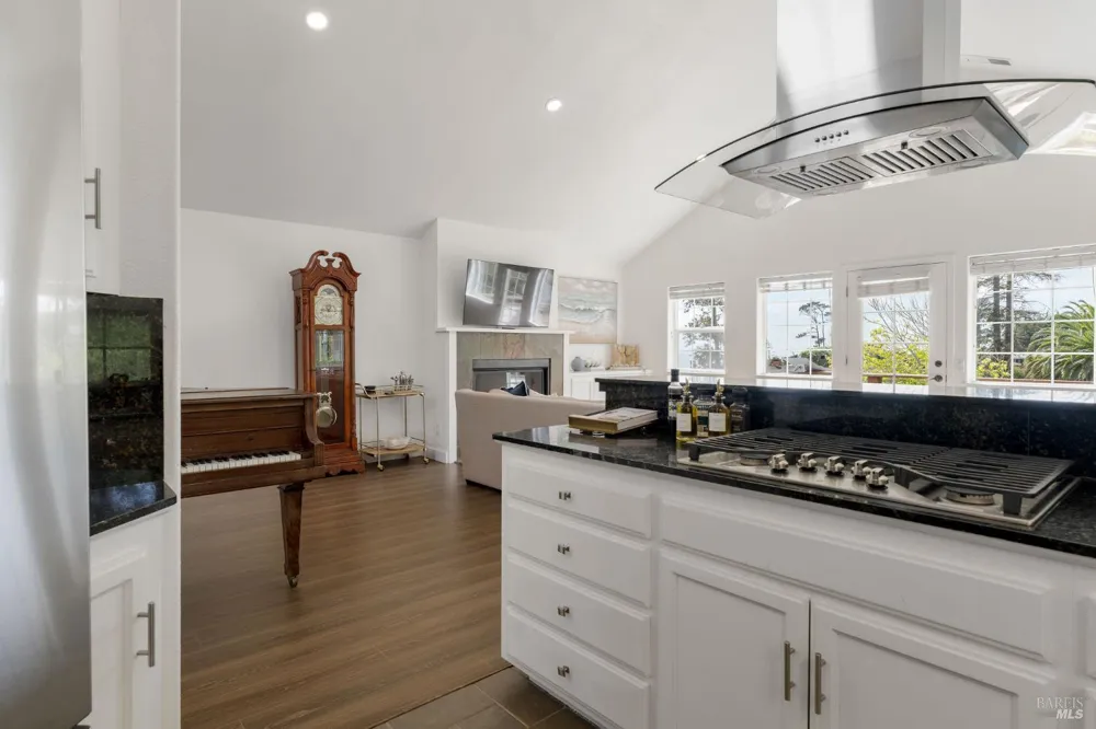 38936 Cypress Way Gualala, CA 95445