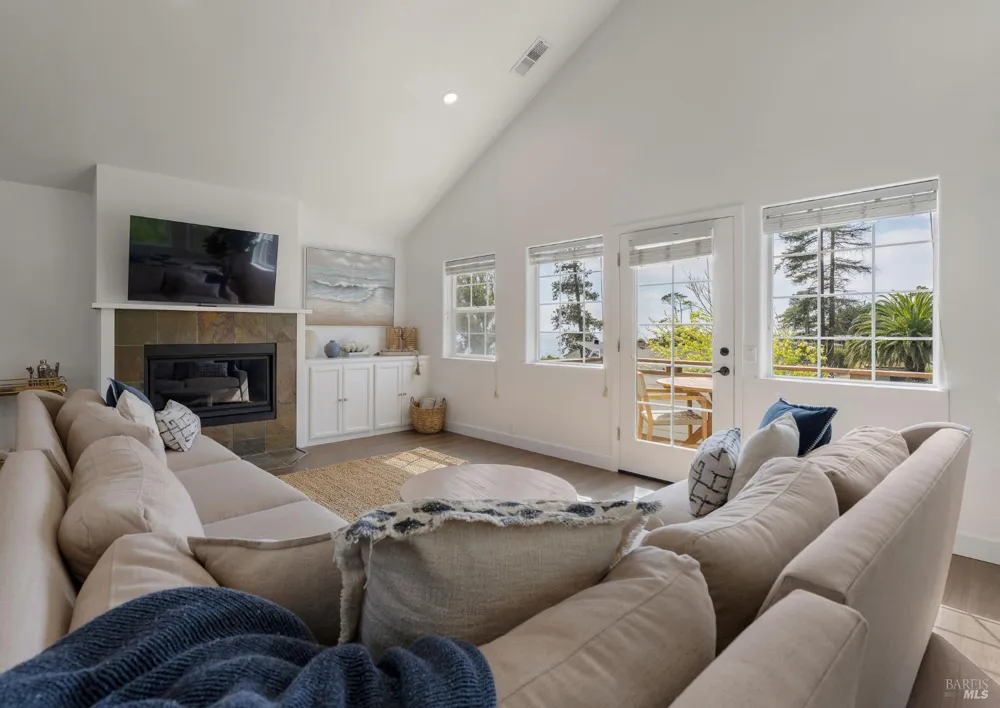 38936 Cypress Way Gualala, CA 95445