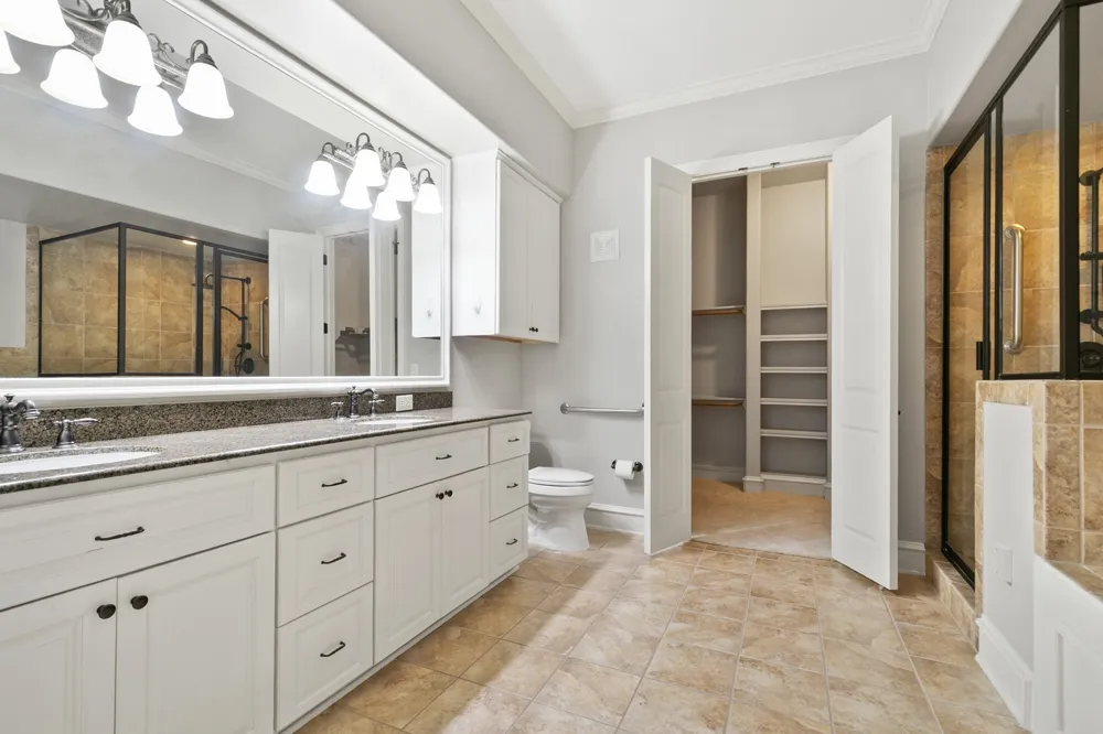 301 Watermere Drive #212 Southlake, TX 76092