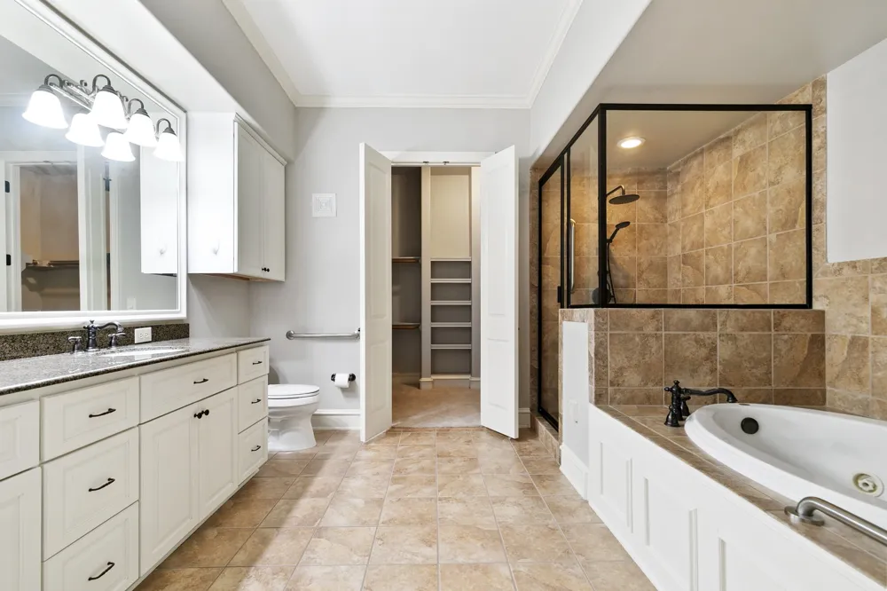 301 Watermere Drive #212 Southlake, TX 76092