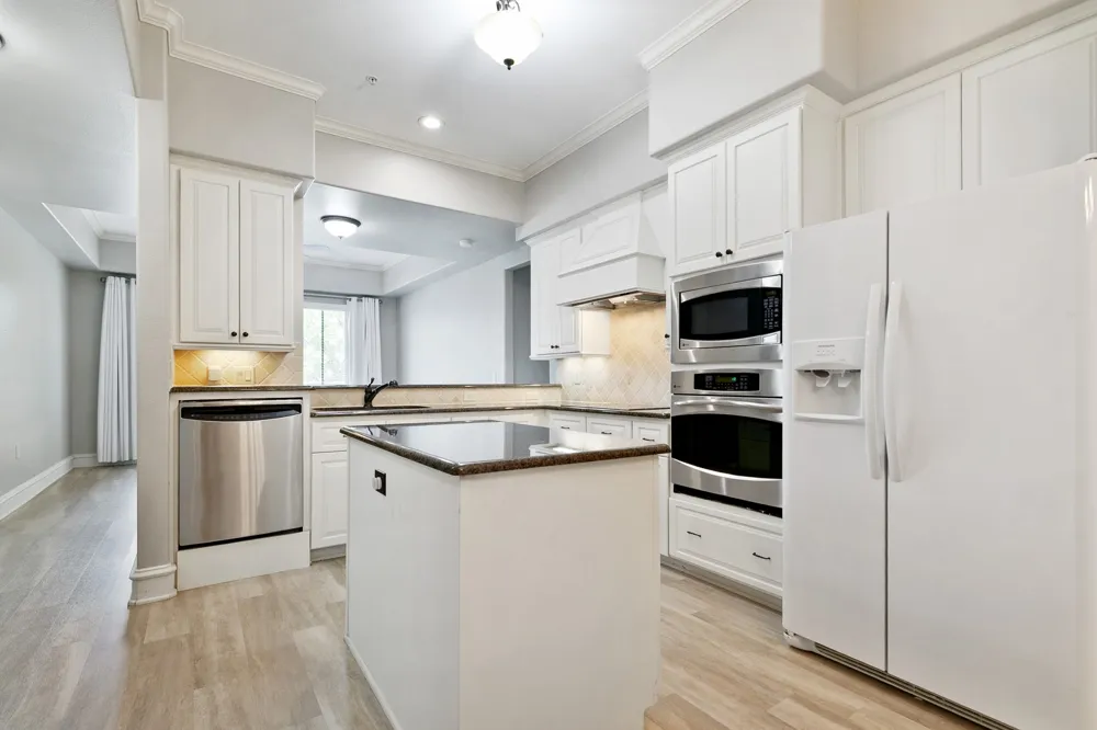 301 Watermere Drive #212 Southlake, TX 76092