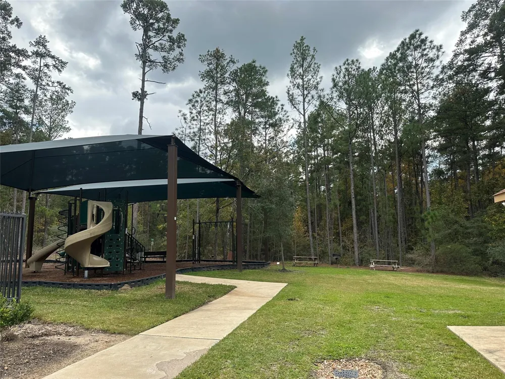 24488 Country Club Drive Huntsville, TX 77340