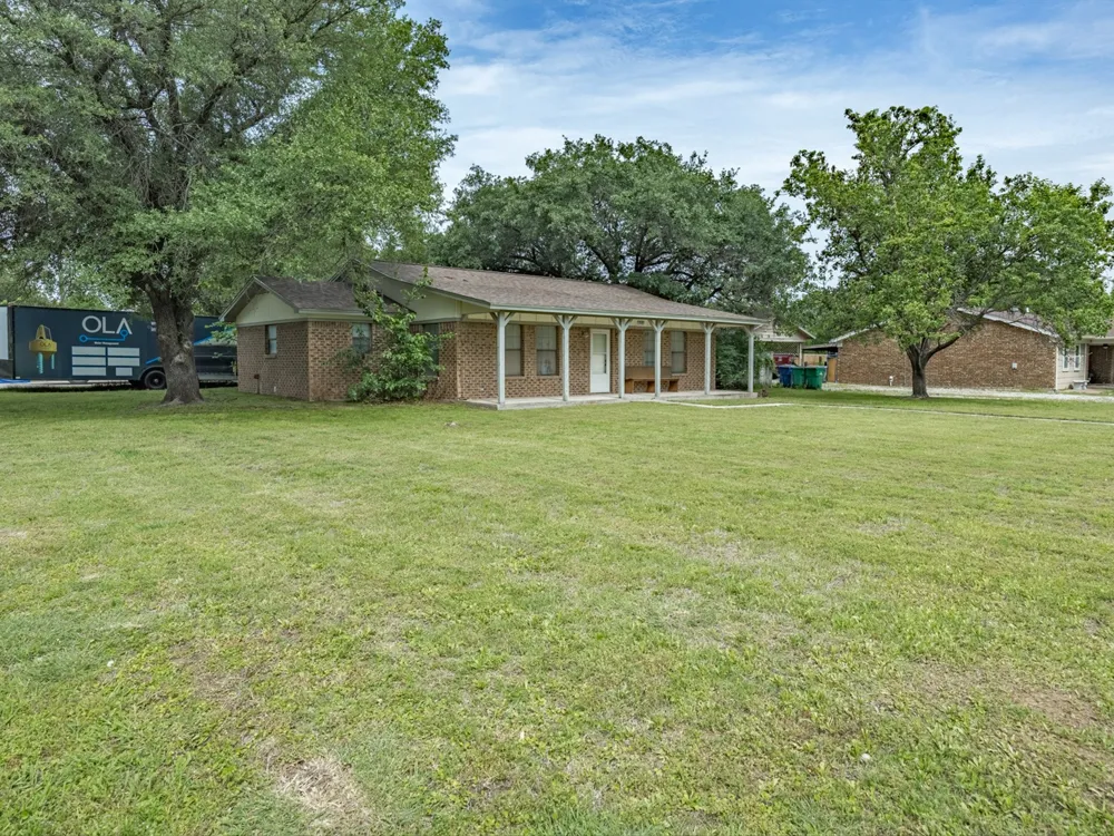 308 Oakwood Street Chico, TX 76431