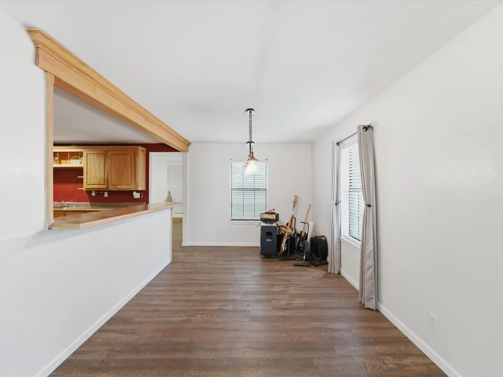308 Oakwood Street Chico, TX 76431