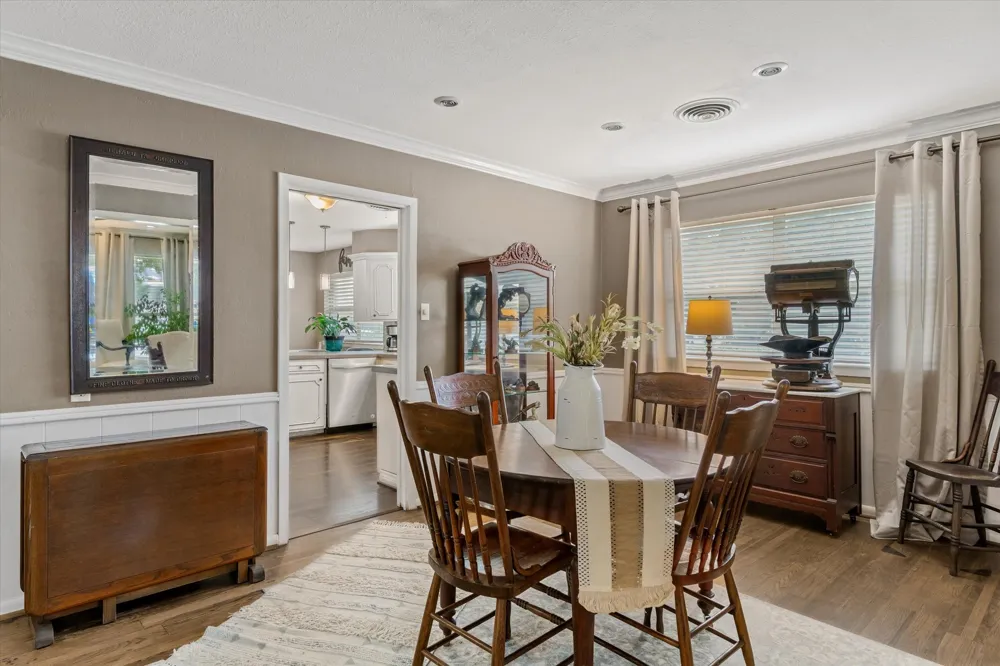 202 S Houston Street Edgewood, TX 75117