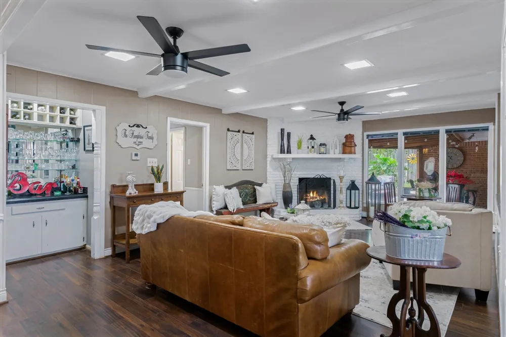202 S Houston Street Edgewood, TX 75117
