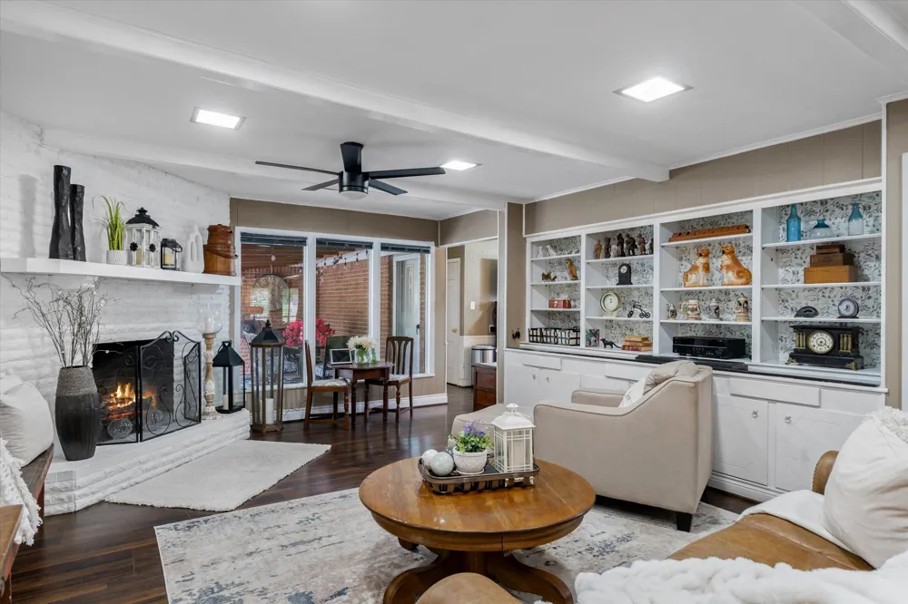 202 S Houston Street Edgewood, TX 75117