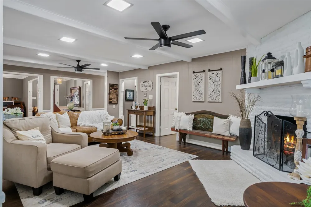 202 S Houston Street Edgewood, TX 75117