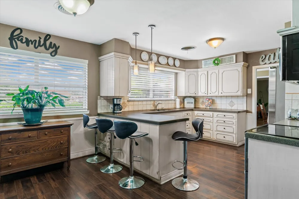 202 S Houston Street Edgewood, TX 75117