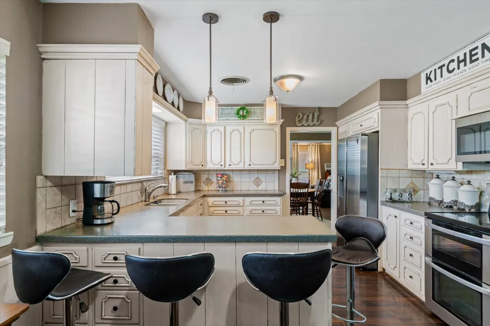 202 S Houston Street Edgewood, TX 75117