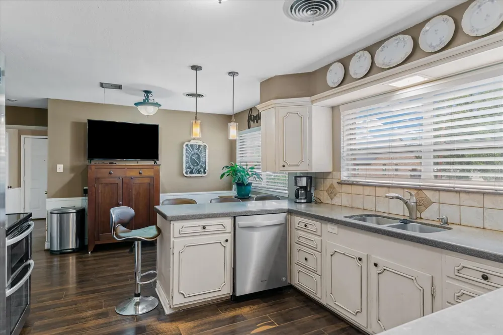 202 S Houston Street Edgewood, TX 75117