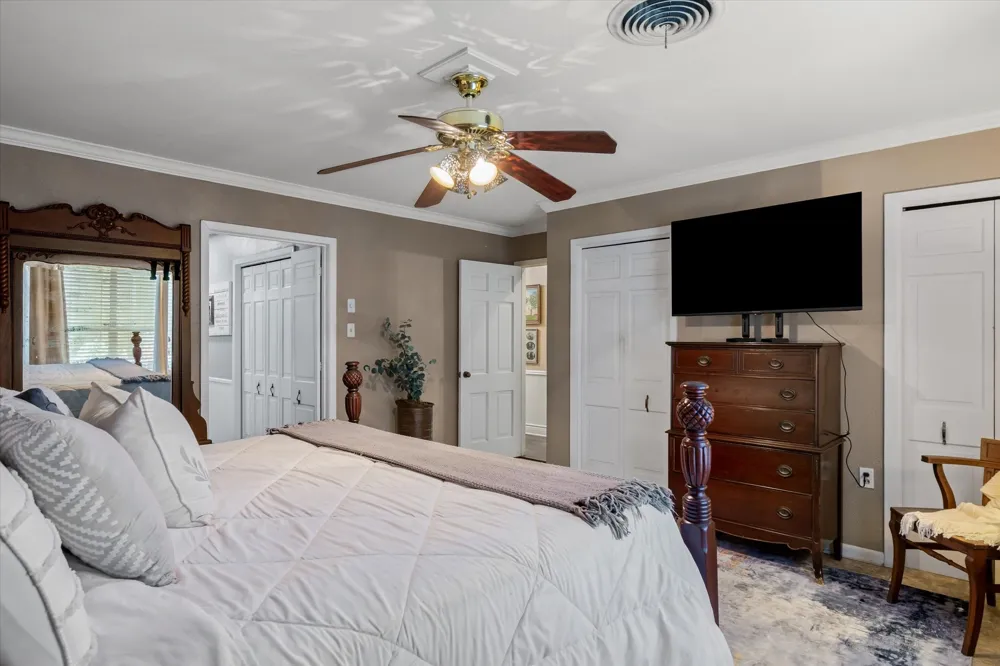 202 S Houston Street Edgewood, TX 75117