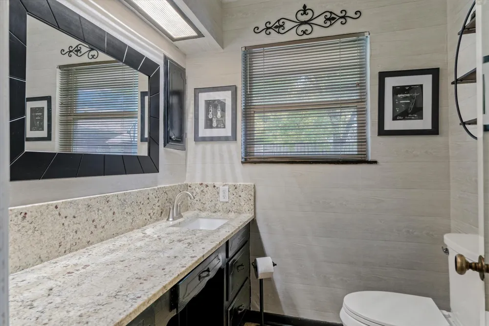 202 S Houston Street Edgewood, TX 75117