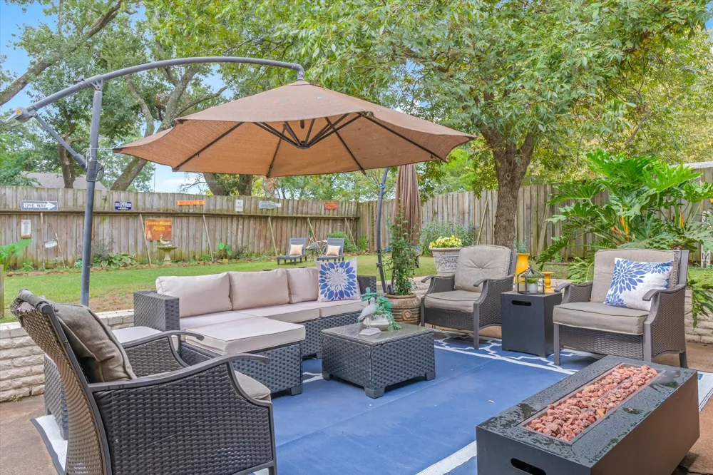 202 S Houston Street Edgewood, TX 75117