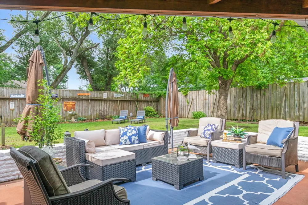 202 S Houston Street Edgewood, TX 75117