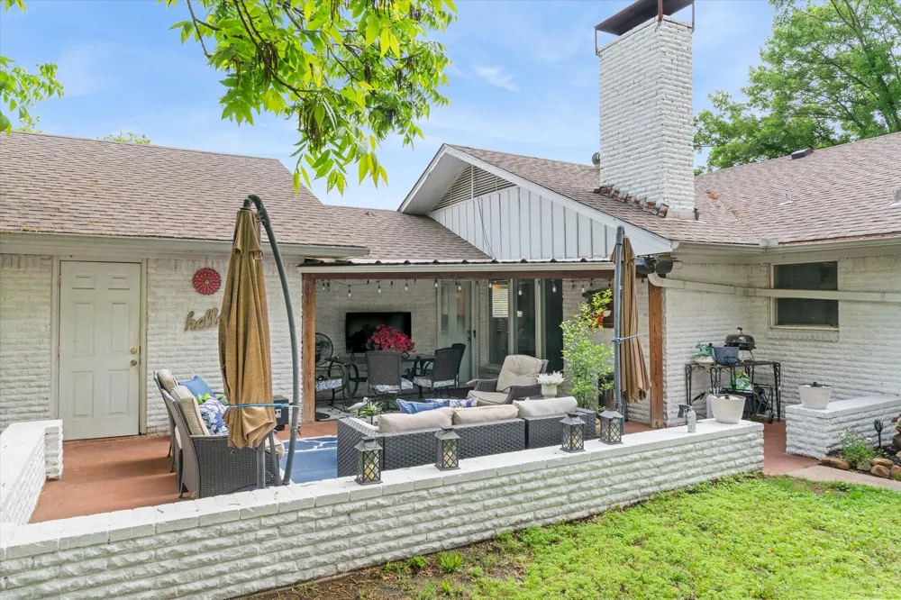 202 S Houston Street Edgewood, TX 75117