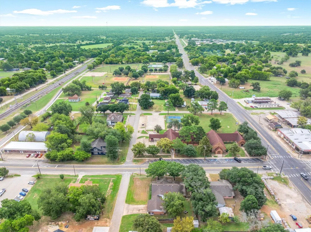 202 S Houston Street Edgewood, TX 75117