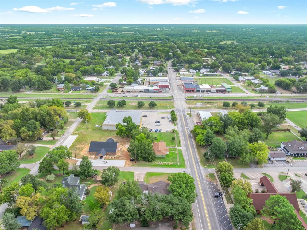 202 S Houston Street Edgewood, TX 75117
