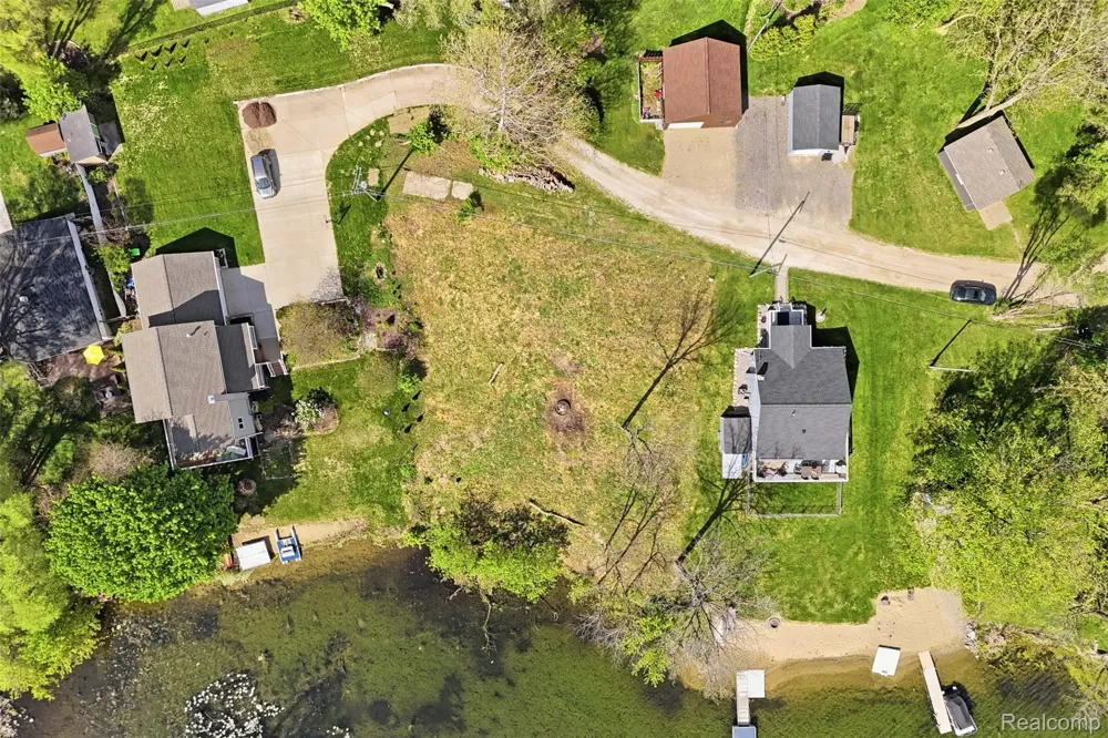 Norene Drive Hamburg Township, MI 48139