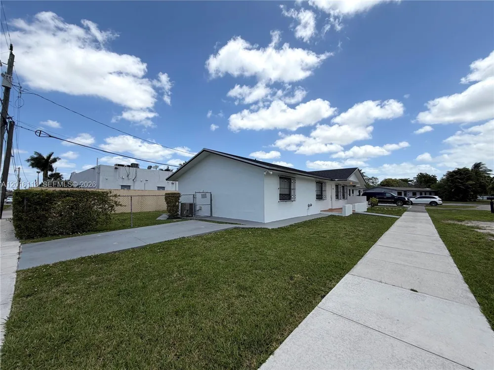 7993 SW 9th Ter Miami, FL 33144