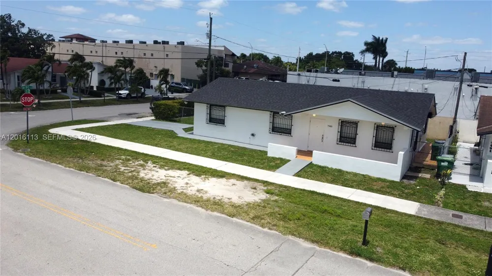 7993 SW 9th Ter Miami, FL 33144
