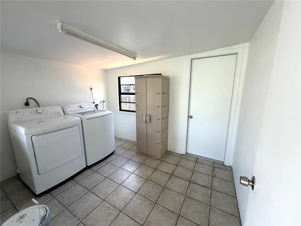 7993 SW 9th Ter Miami, FL 33144