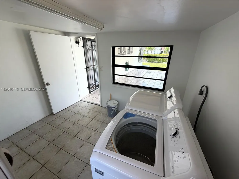 7993 SW 9th Ter Miami, FL 33144