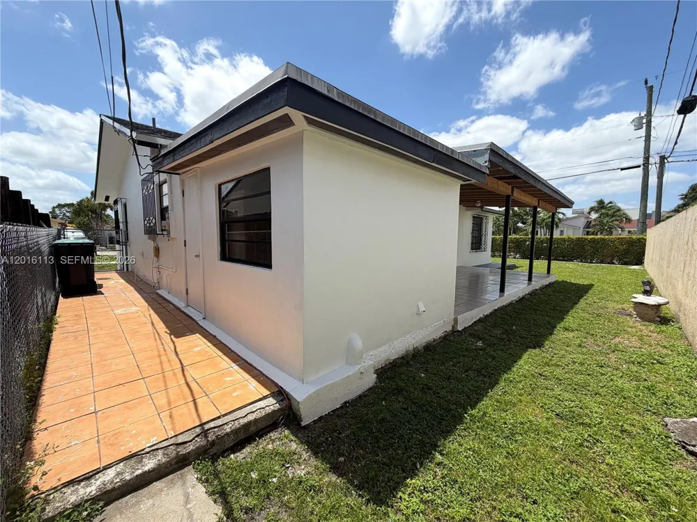 7993 SW 9th Ter Miami, FL 33144