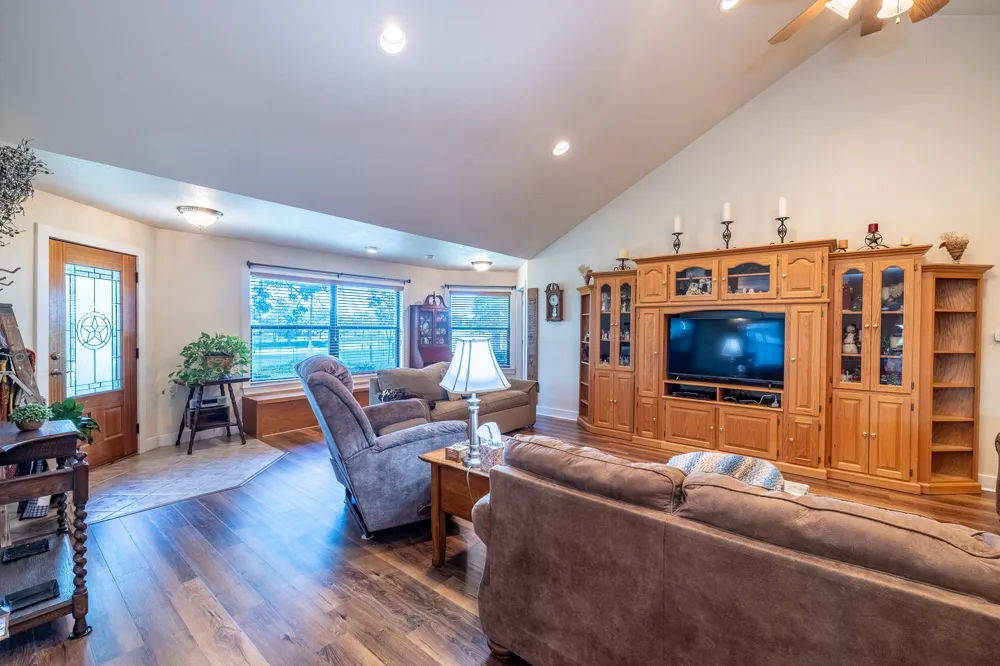 6589 State Highway 304 Harwood, TX 78632