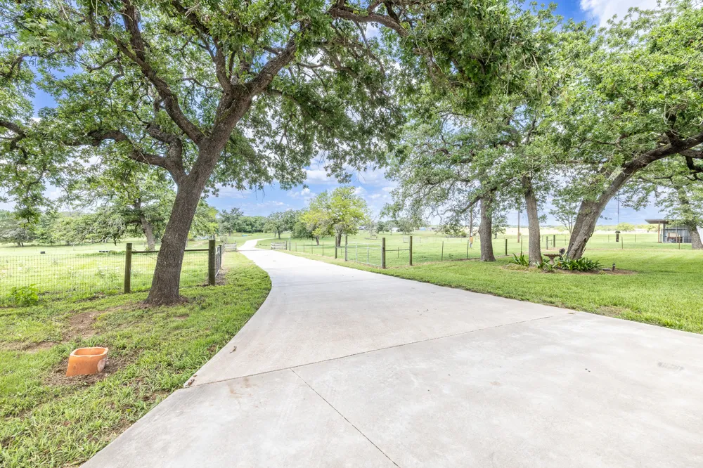 6589 State Highway 304 Harwood, TX 78632