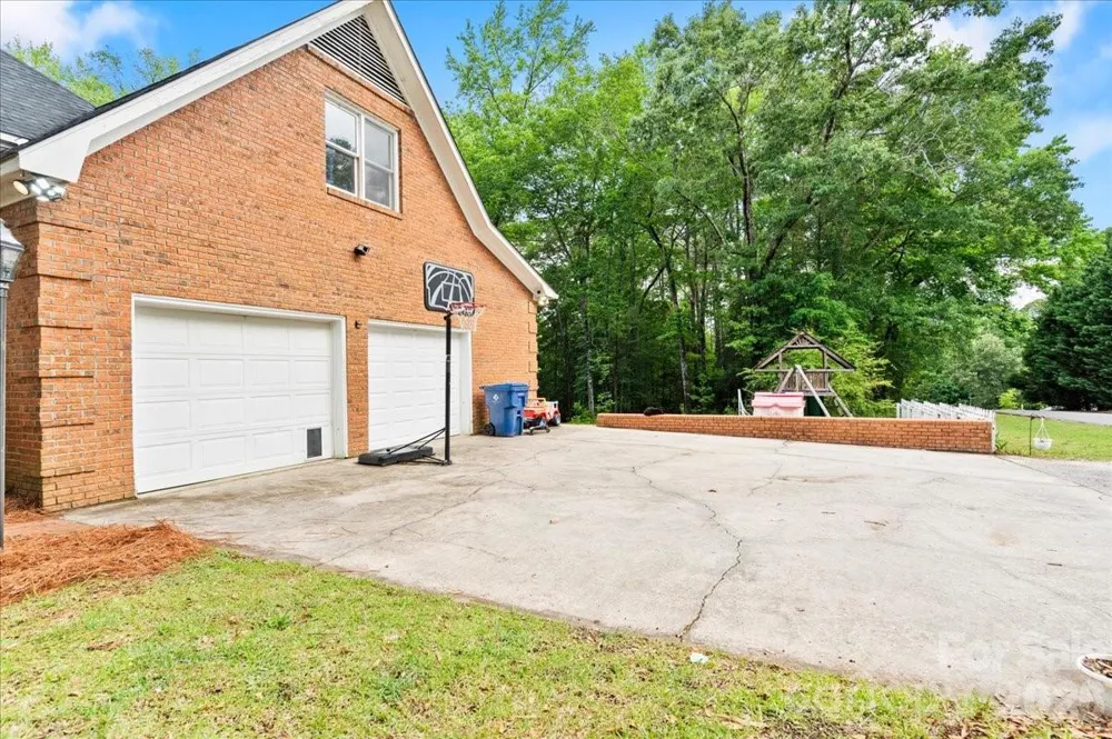 209 Fairway Road Cheraw, SC 29520