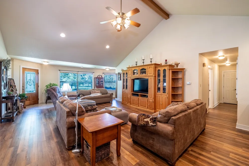 6589 State Highway 304 Harwood, TX 78632