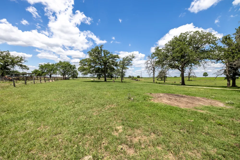 6589 State Highway 304 Harwood, TX 78632