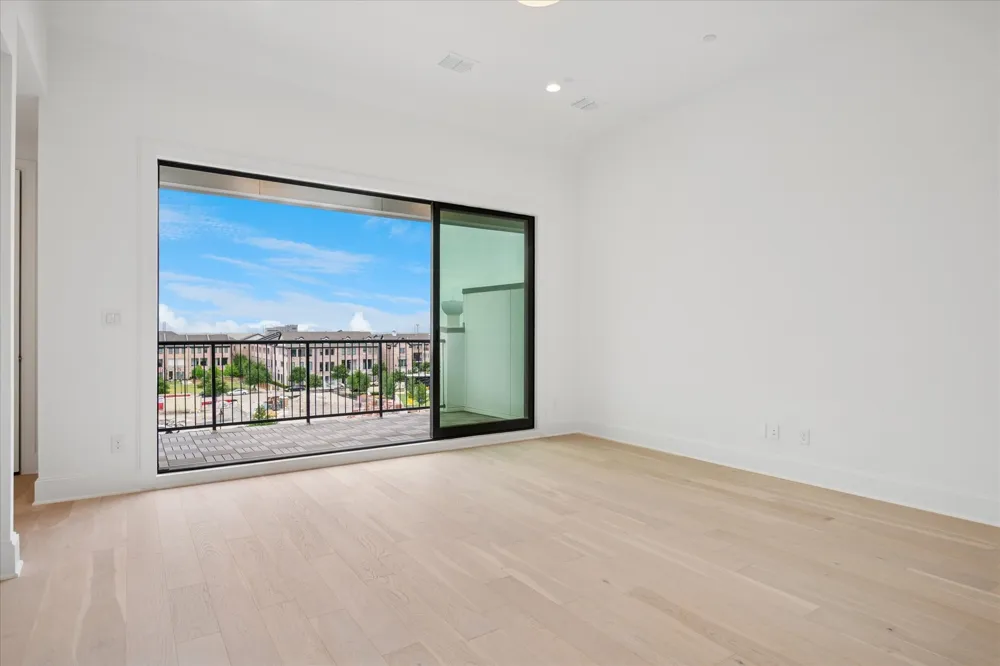 4080 Oak Circle Addison, TX 75001